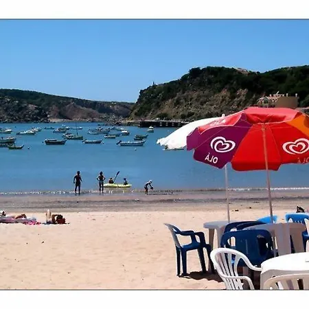 Апартаменты Perola Do Oeste - 3Min Da Praia Сан-Мартинью-ду-Порту